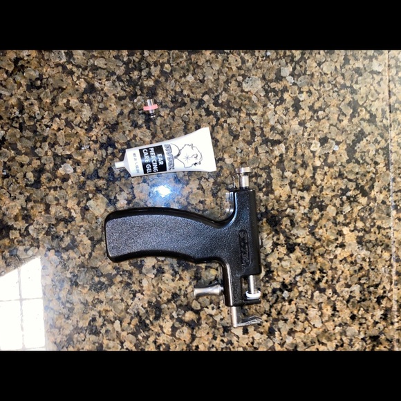 Ear piercing kit - Picture 4 of 8